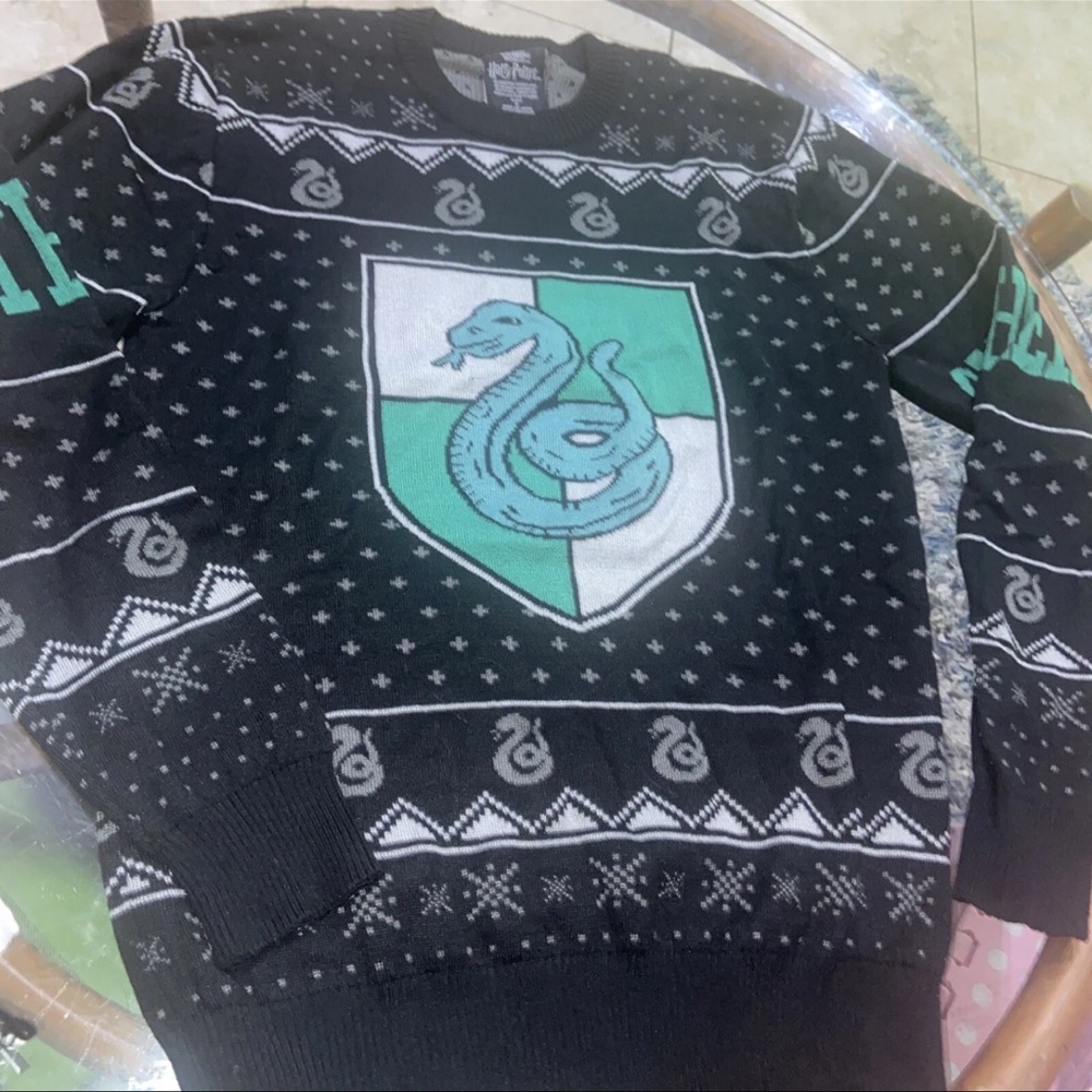 Universal Studios Wizarding World Slytherin Holiday Crewneck Sweater UNISEX S